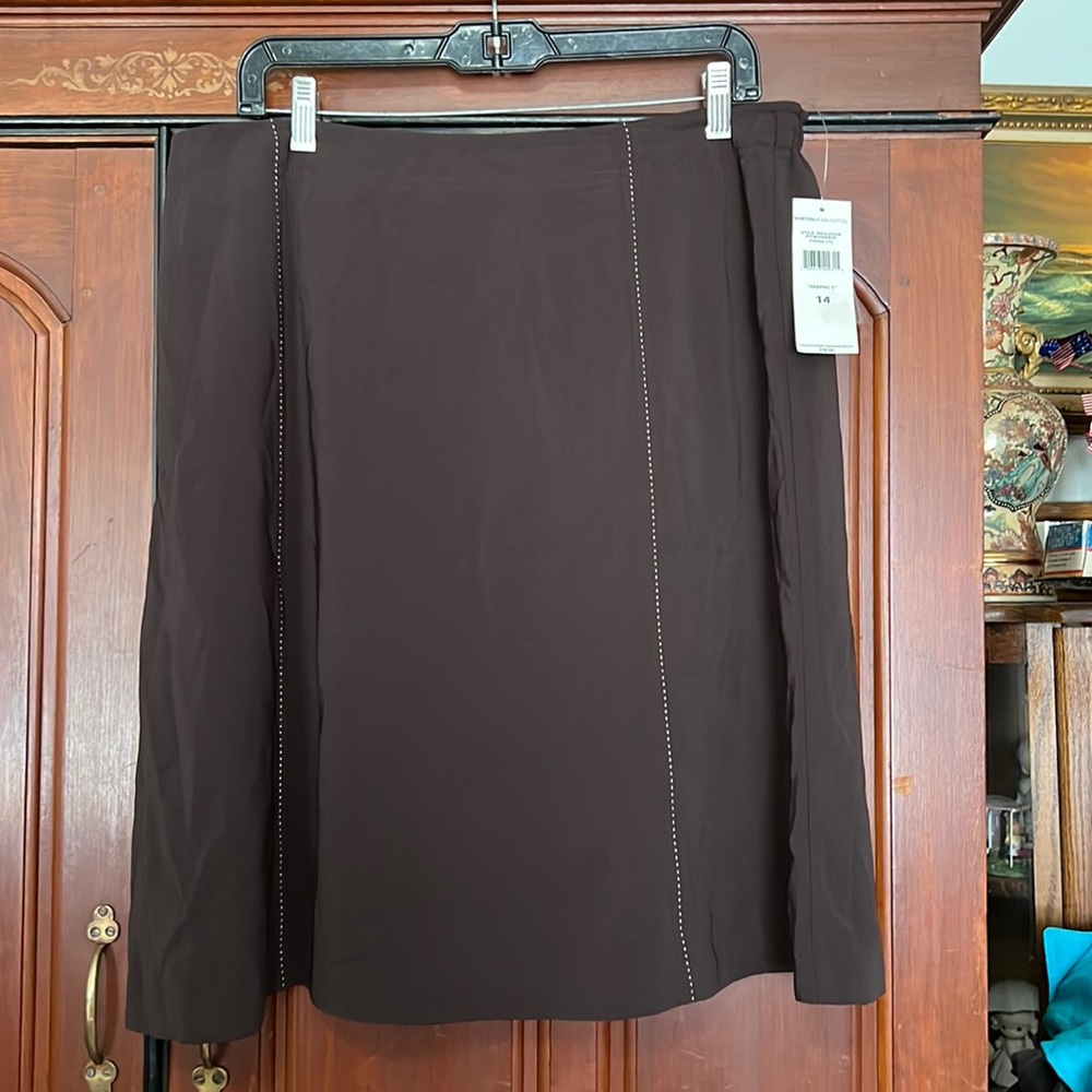 Norton Mcnaughton NWT Fudge  Colored Skirt Size 14